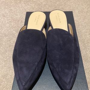 COLE HAAN - PIPER MULE NAVY SUEDE size 9